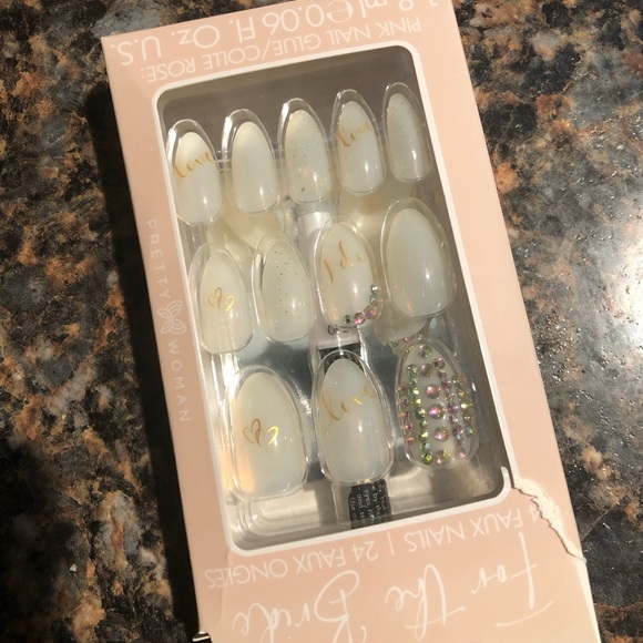 I do wedding White Faux Nail Set - Picture 1 of 1